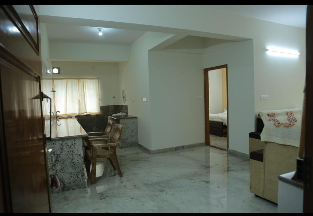 S V Home Stay Tirupati Zewnętrze zdjęcie